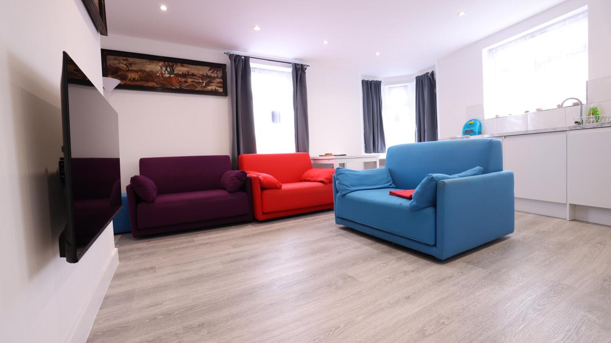 Flat 2 - 24 Cliff Road * Cromer