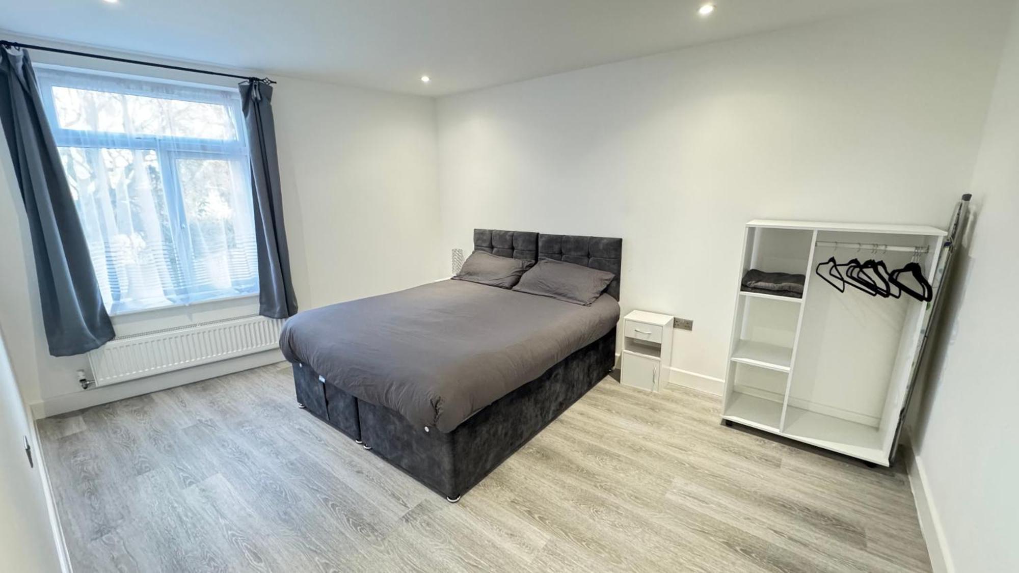 Flat 2 - 24 Cliff Road * Cromer